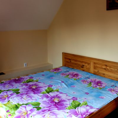 D3 - sypialnia z łóżkiem małżeńskim i rozkładaną kanapą